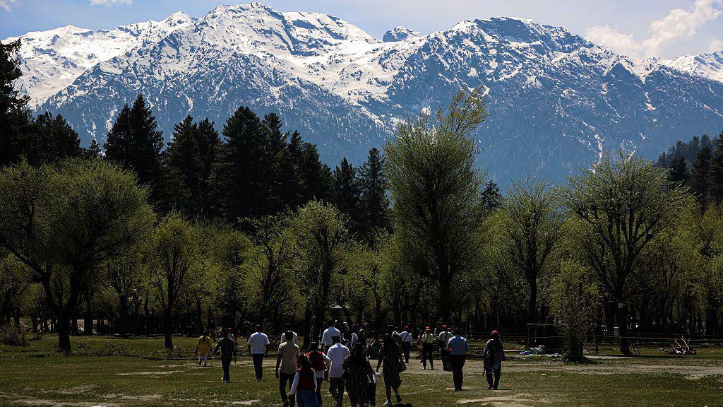 The Kashmir town trying to win back tourists after a deadly attack