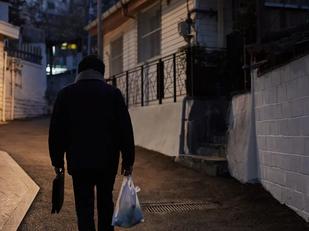 I’m 40 and $300,000 in debt after my startup failed. I’m living on $10 a day in South Korea.