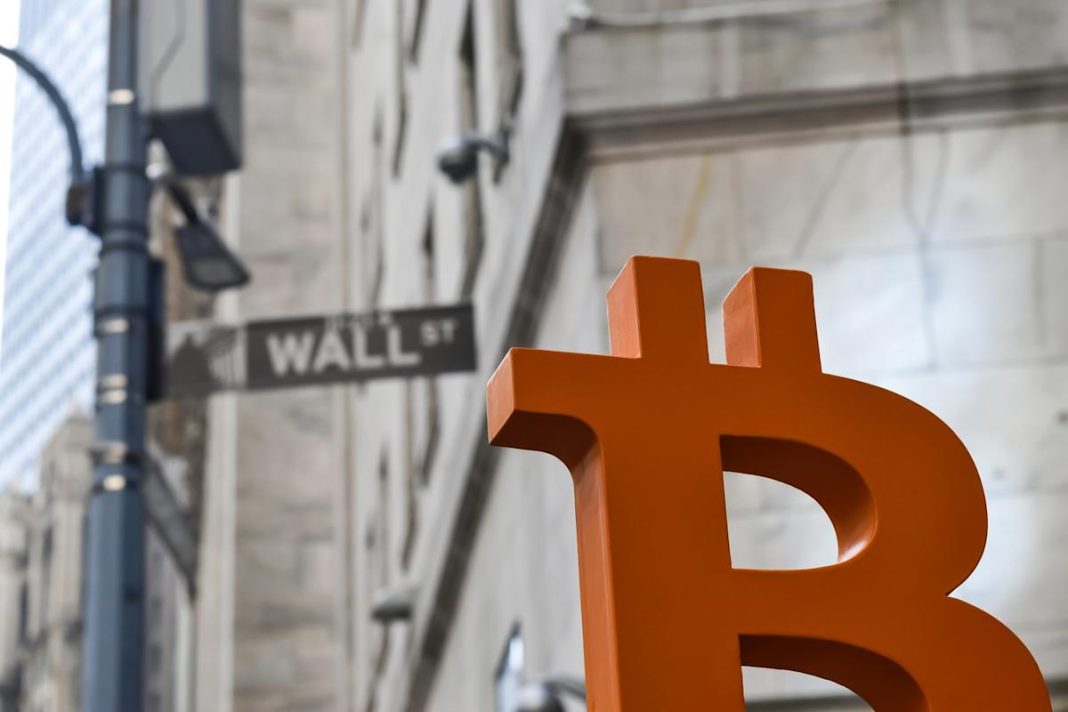 Which Cryptocurrency Should You Be Hoarding Right Now, Bitcoin or Ethereum?