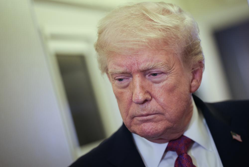 president struggles to reopen strait as Iran rejects US blockade