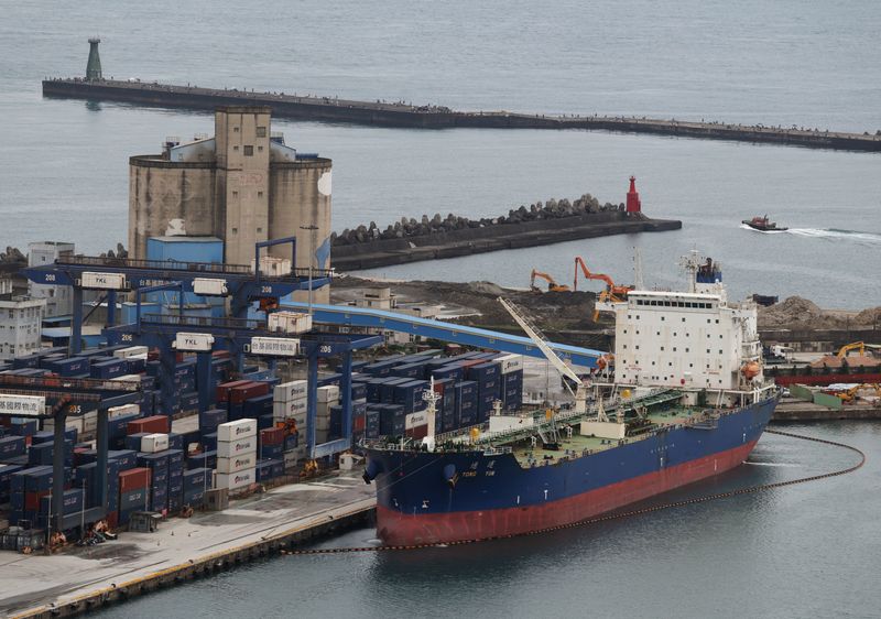 Oil extends rally as market focuses on Hormuz disruption
