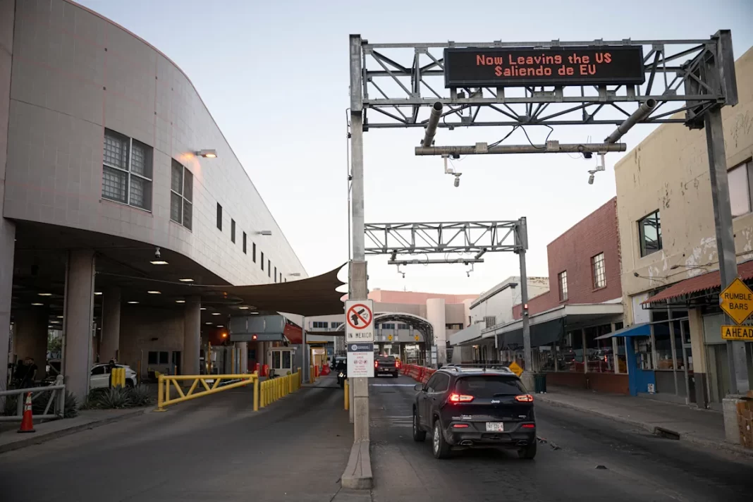 Phoenix woman accused of trying to smuggle 20 rifles into Mexico