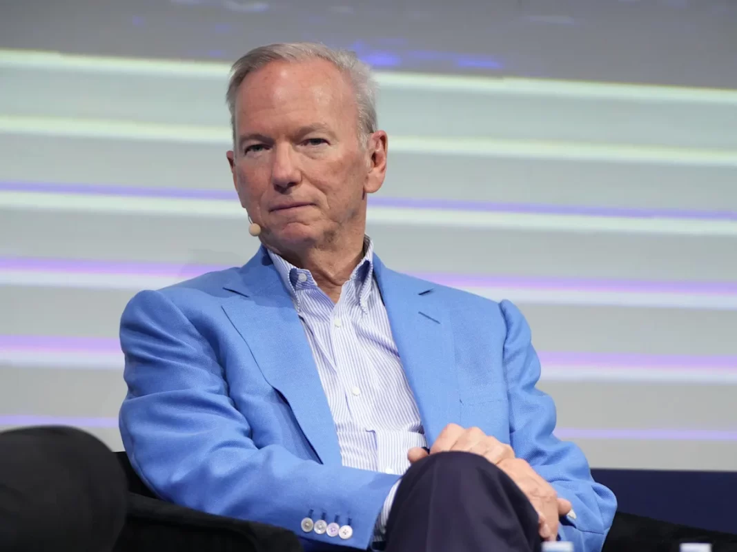 Arizona students boo former Google CEO Eric Schmidt as he talks about AI during graduation speech