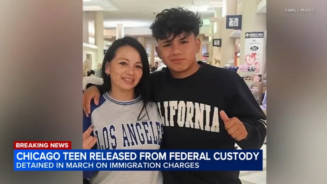 CPS student reunites with mother in Chicago after both were detained by ICE