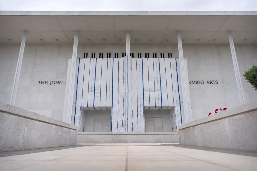 Kennedy Center says it isn’t required to reschedule shows after judge blocks 2-year closure