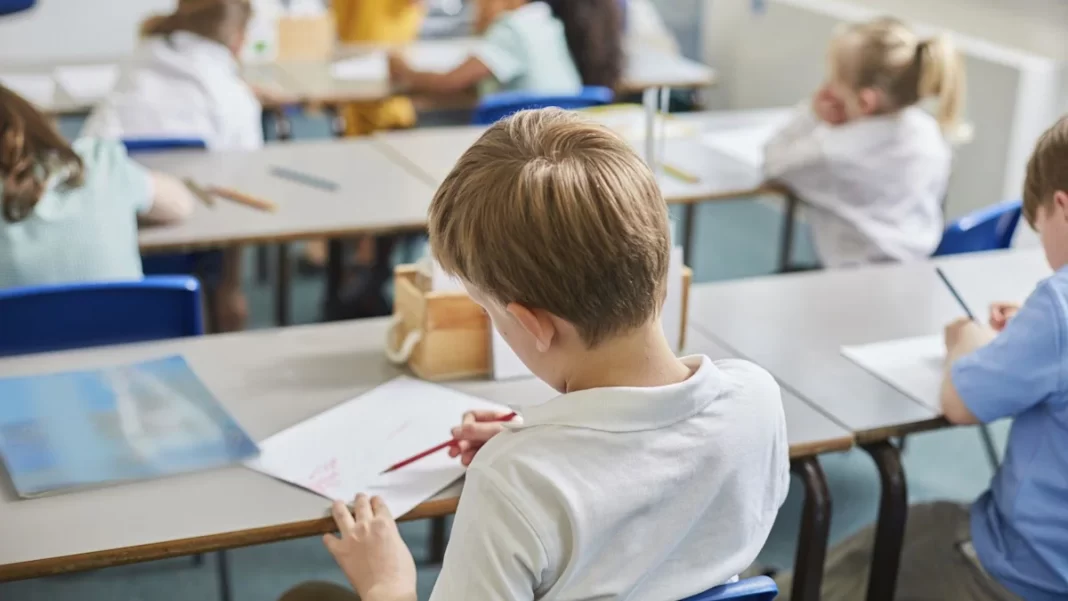 Are hot schools putting pupils and teachers at risk?