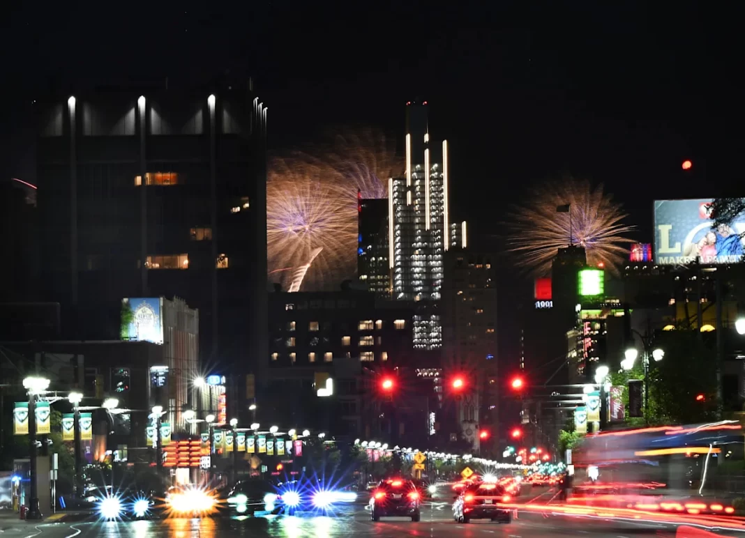 Dry, cooler-than-normal temps in store for Detroit Ford Fireworks show