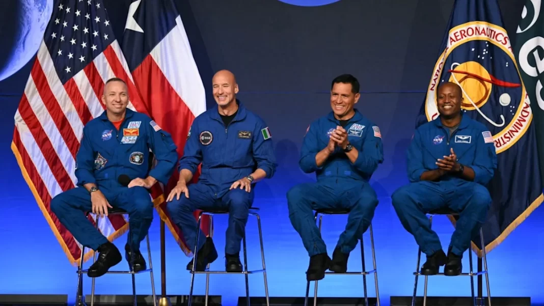 Artemis III crew to undergo complicated mission featuring Blue Origin and SpaceX rockets