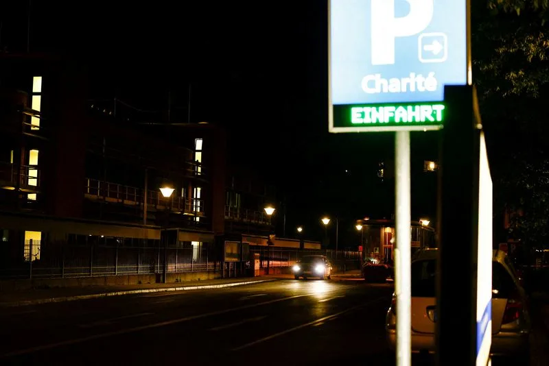 Berlin hospital discharges US doctor who contracted Ebola