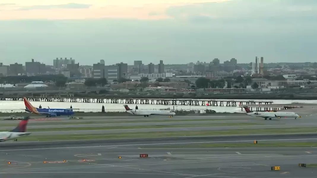 Helicopter pilot reports 2nd near miss with remote-controlled plane near JFK