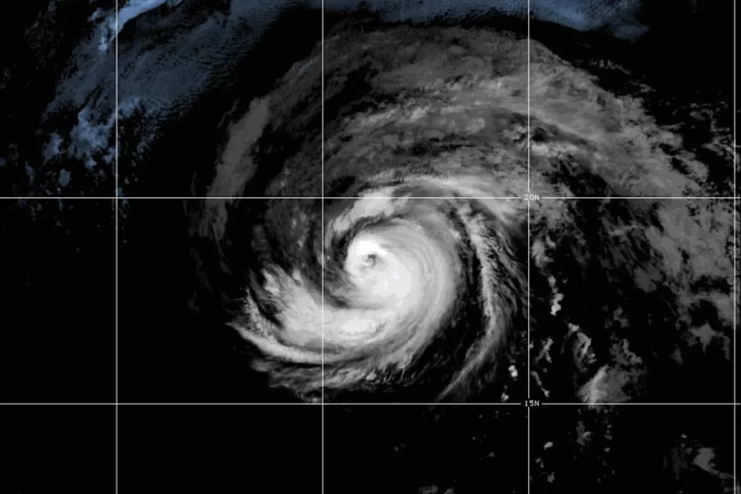 Traveling to Hawaii this week? What Hurricane Fausto means for your trip