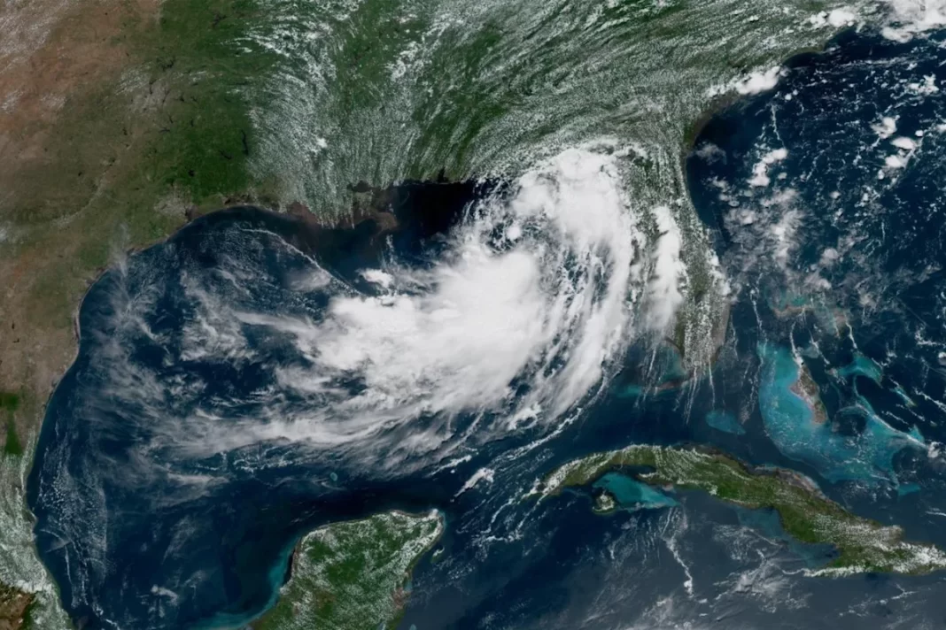 See the latest path, forecast and threats to land