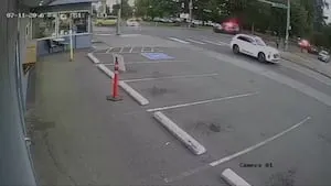 Video shows high-speed police chase following armed robbery of family in Northgate