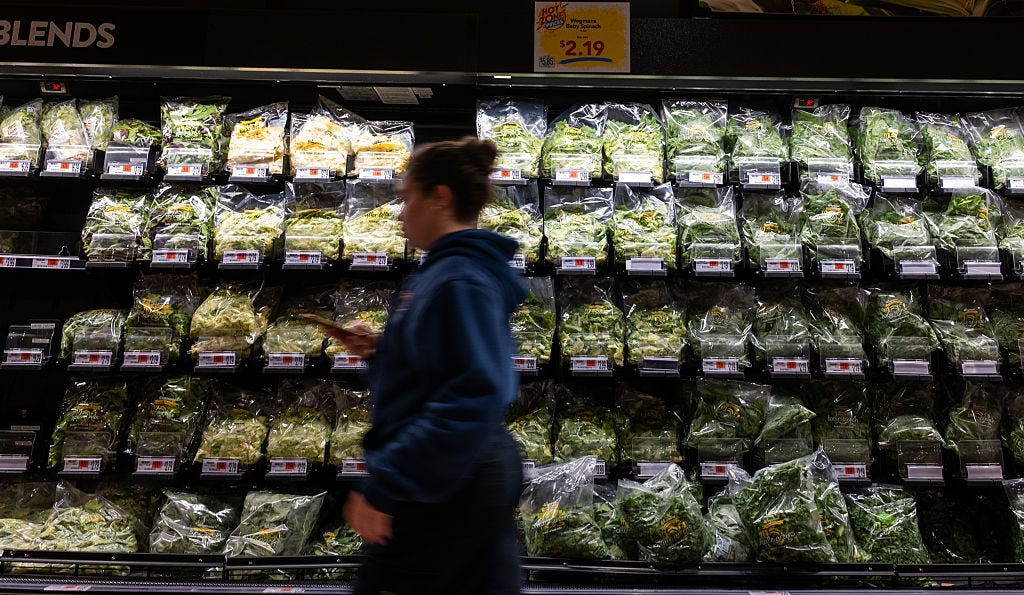 Salad, lettuce-linked outbreak is making greens shoppers see red