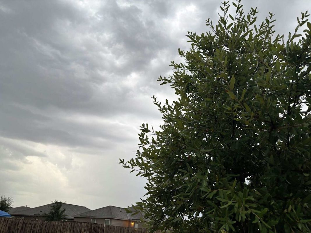 Heavy downpours possible near San Antonio today. Here’s when