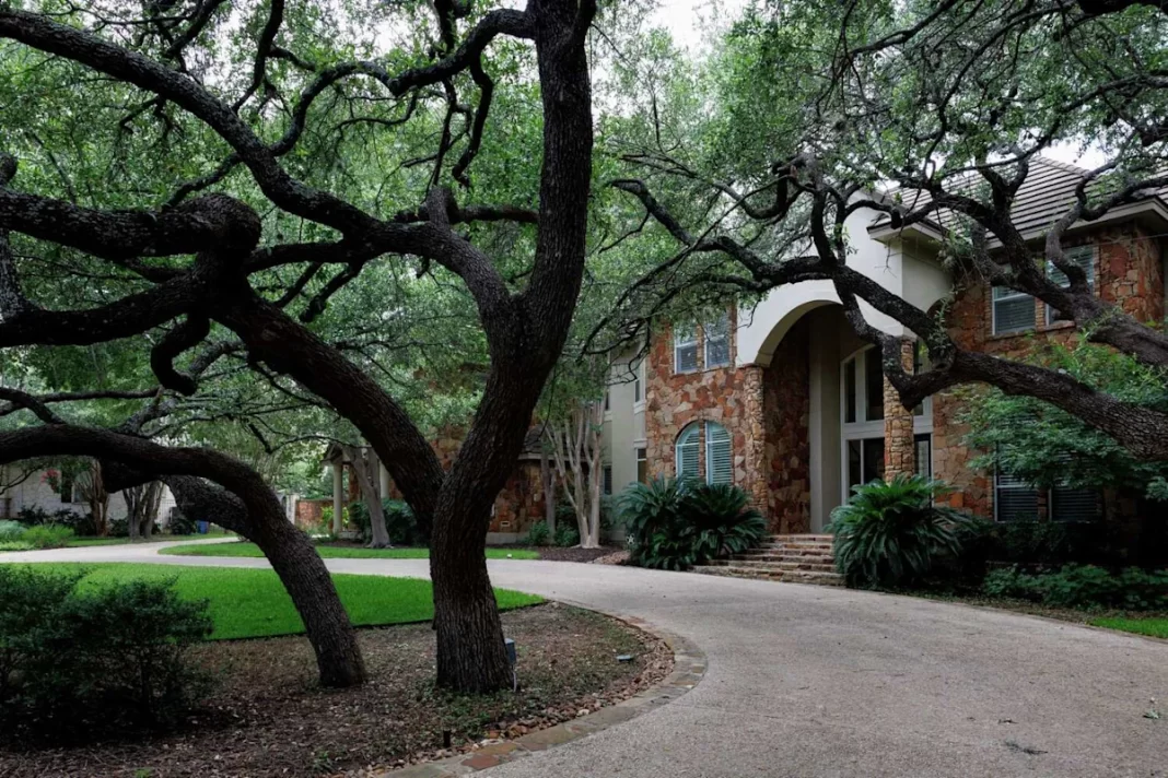 San Antonio home prices split as the luxury market pulls ahead, creating a K-shaped market