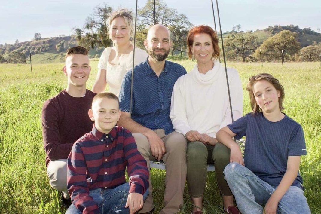 Husband dies after California plane crash killed wife, 2 children